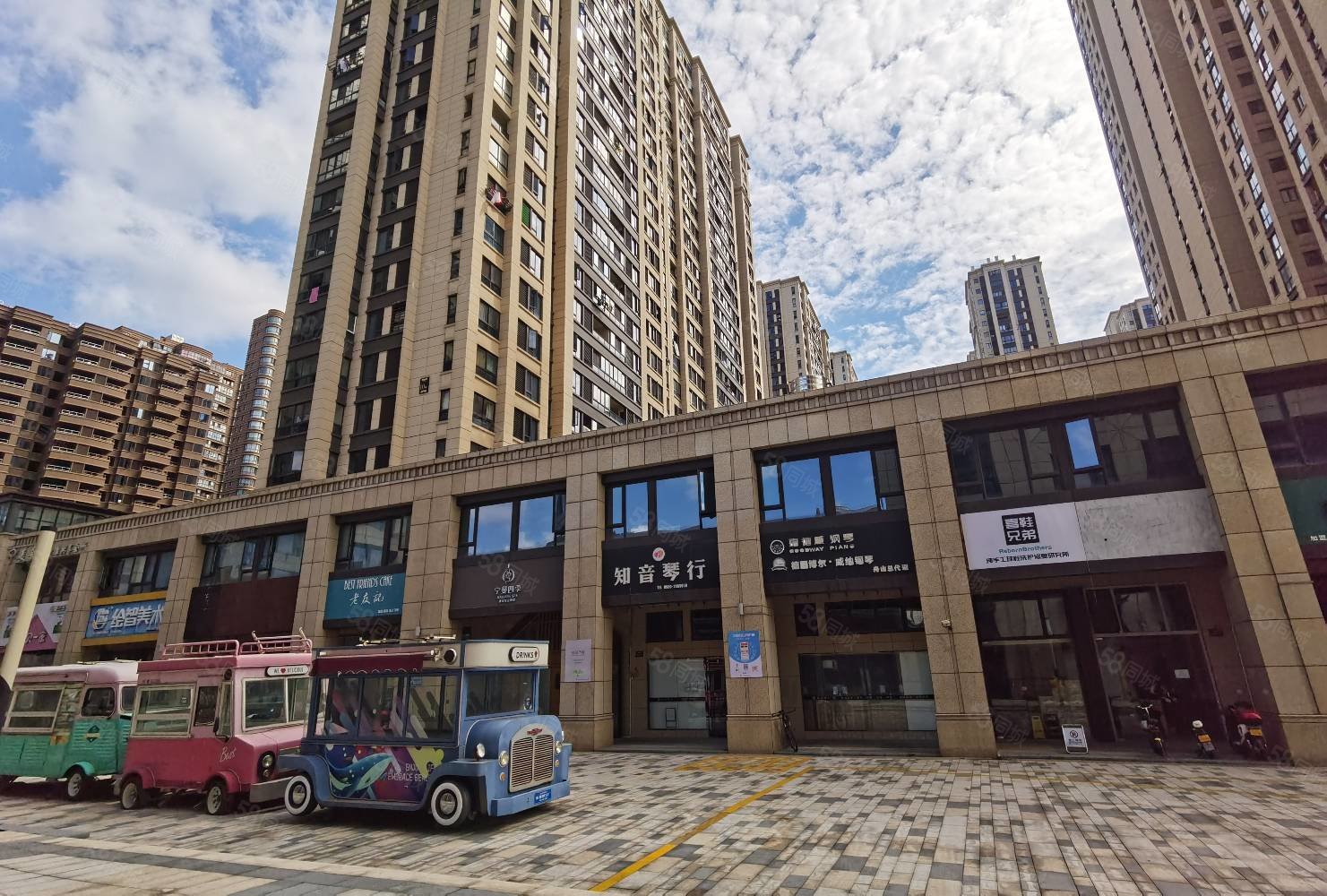 蓝郡国际(商住楼)1室1厅1卫56.5㎡南59.9万