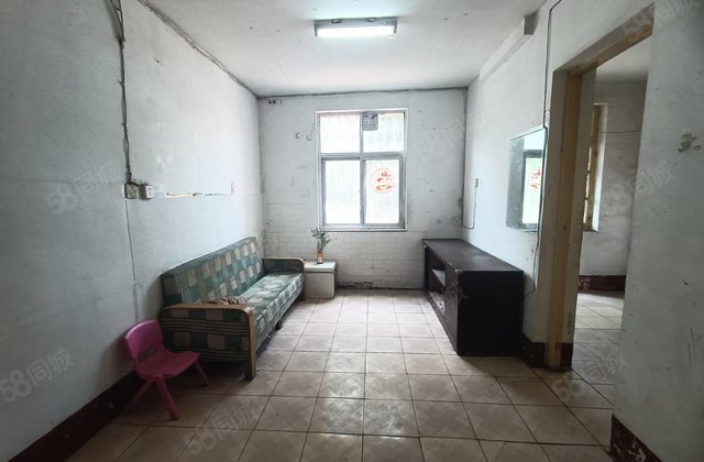 急售一品家苑水城华府附近东昌中学二楼两室两厅，看房有钥匙