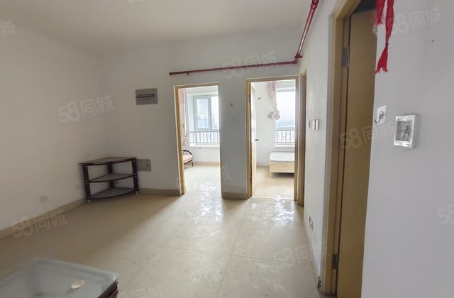 金柱绿城 刚需湖景房 两室朝阳 阳光  ，     看房方便