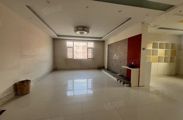 文轩本部 龙湾 山水文园 大平层 停车方便 随时看房