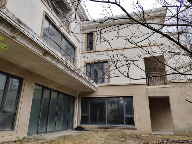 澄湖水岸5室2厅4卫461㎡南北1500万