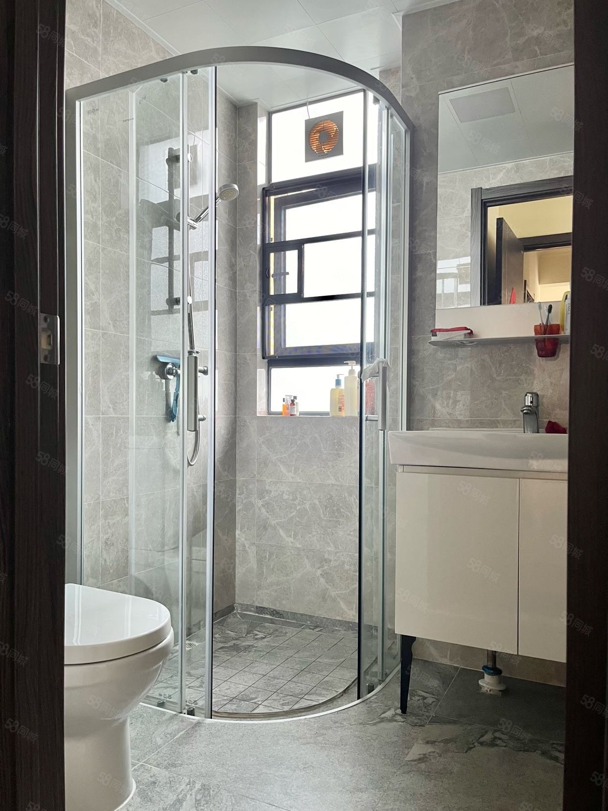 碧桂园江山樾3室2厅2卫107㎡南64万