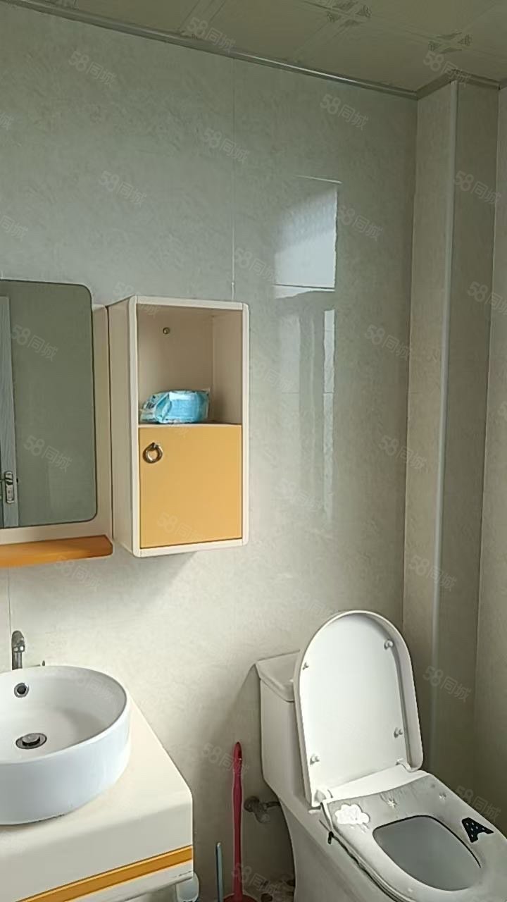 清华美郡3室2厅2卫118.55㎡南52万