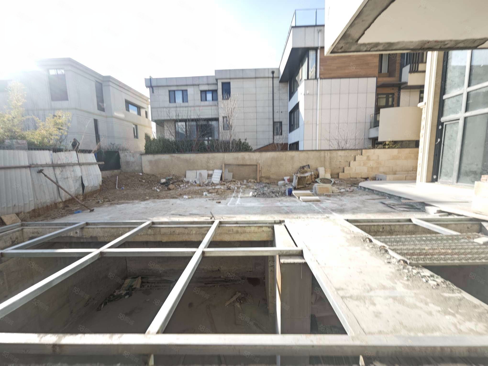 澳景園5室3廳5衛(wèi)435.57㎡南北1690萬