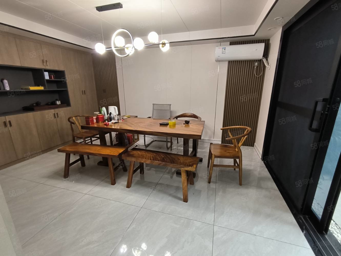 港中旅公元6室2厅3卫230㎡南北196万