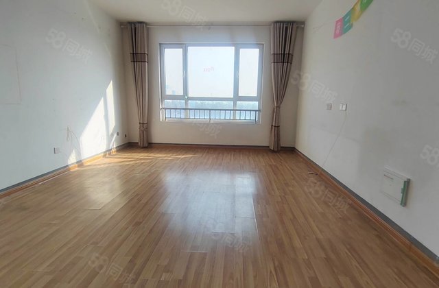 民生凤凰城  中间楼层东边户 有车位地下室 免大税 可按揭