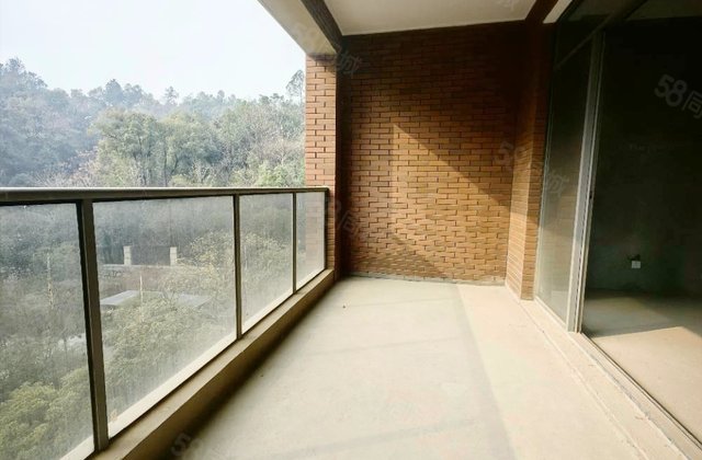 八方小区(B区)5室2厅241.07㎡818万二手房图片