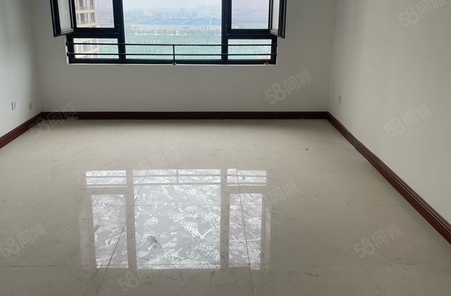 百合新城锦兰园3室2厅1卫好楼层带地下室带车位