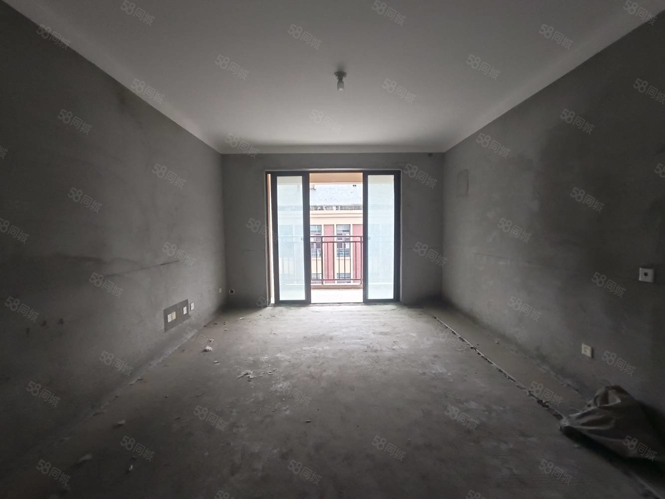 北京城房京城华府3室2厅2卫118㎡南北62万