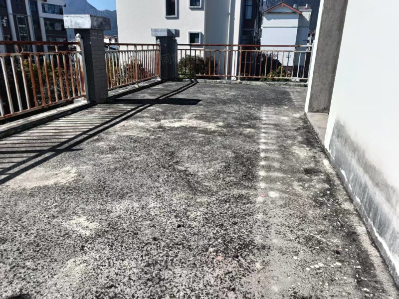 瑞景苑7室2厅4卫288㎡南北278万