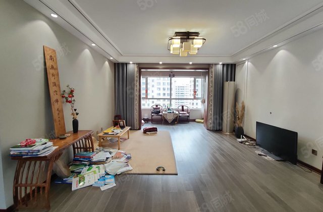 市中心包大税送送超大阁楼双卫生间 高楼层采光充足精装修视野好