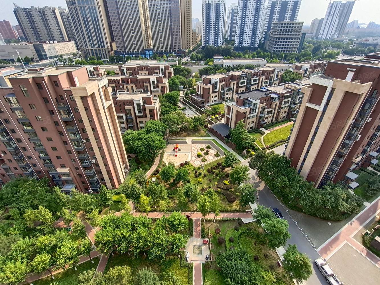 湖海假日134平三室两厅两卫798万水电地热已改好