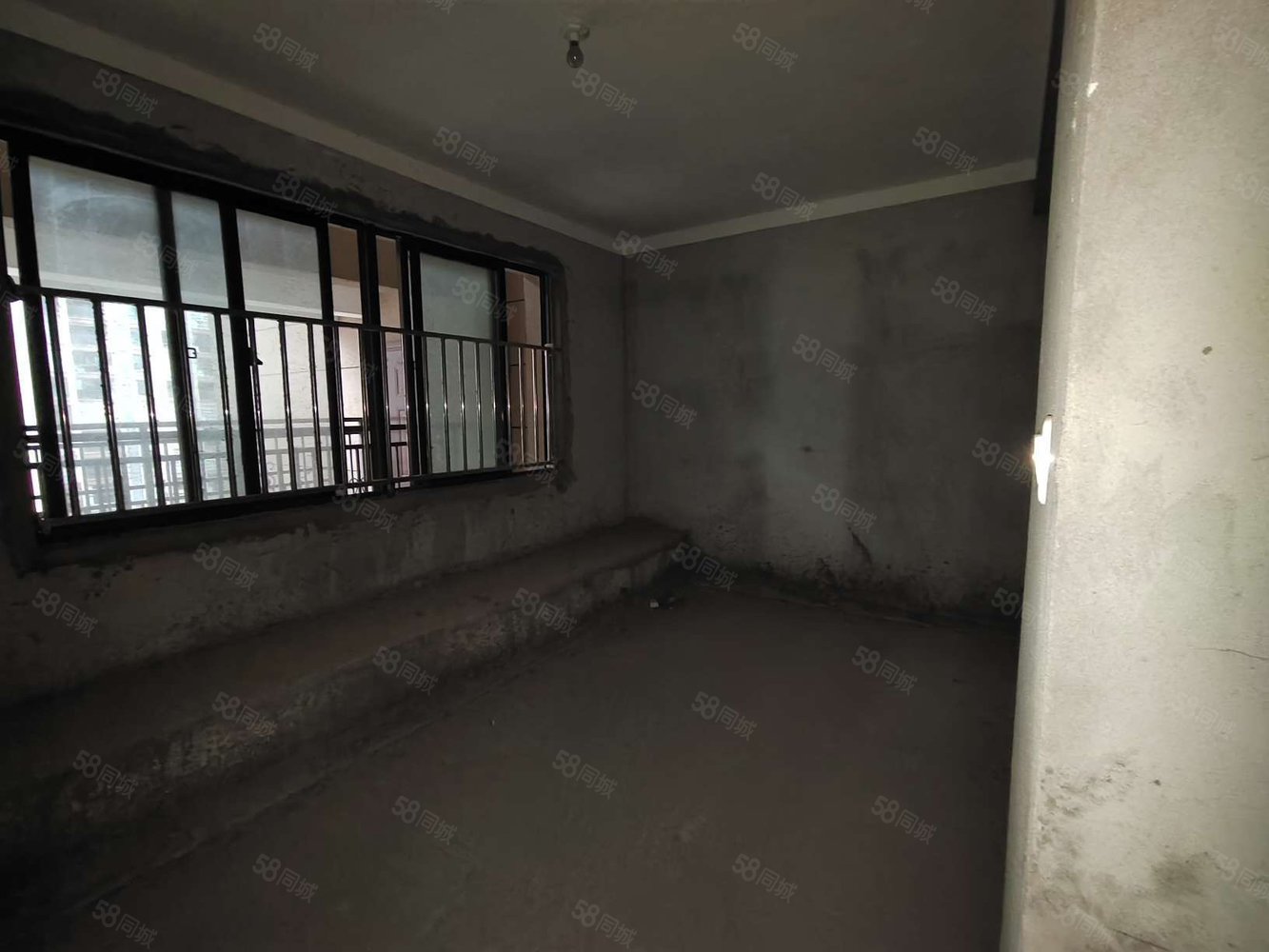 龙都小区3室2厅1卫107㎡南北45万