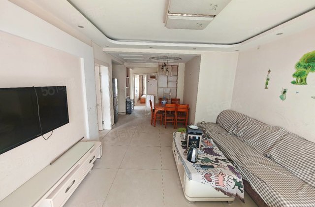 出门郁光丶四中，免大税，正规三居室看房很方便，精装修，有钥匙