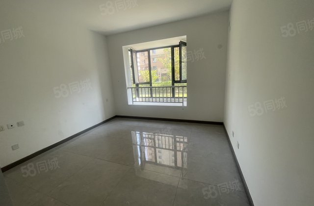 急售！走一手！赠车储！一梯两户！三叶草户型！金裕新城学府艺境