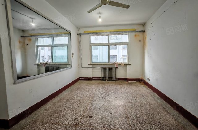 文轩！一中家属院！三室朝阳！双阳台！停车方便