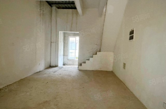 丹景揽胜小镇3室2厅135.2㎡50万二手房图片