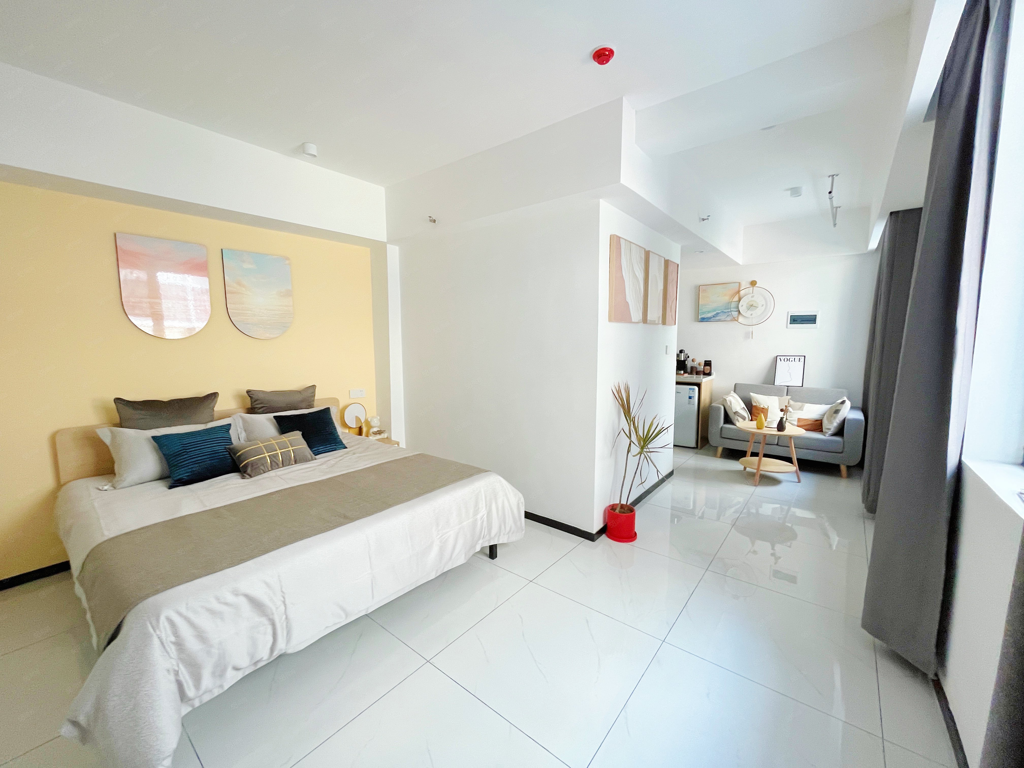 整租｜央企品牌 一居室 实图 地铁口 汉街 中南 螃蟹岬 首义