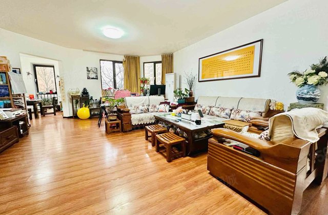 兰乔圣菲(南区)6室2厅226.21㎡310万二手房图片