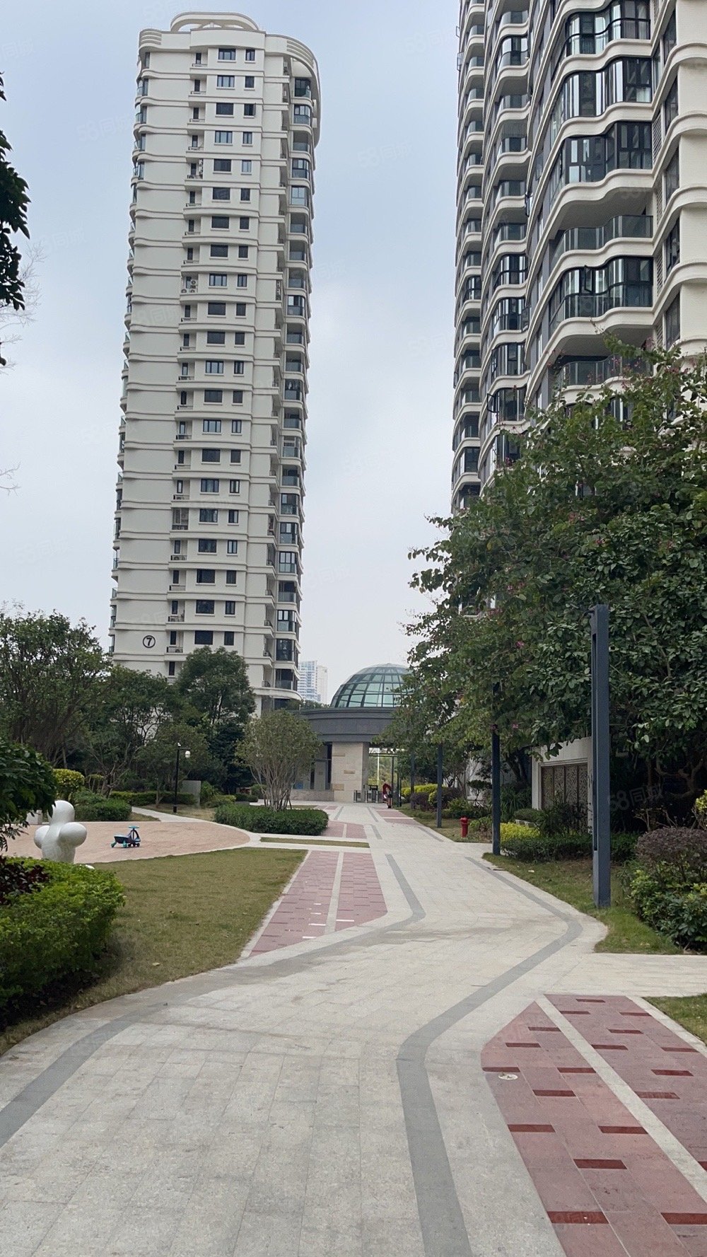 南信愉珑湾(一区)3室2厅3卫131.43㎡南北143.19万