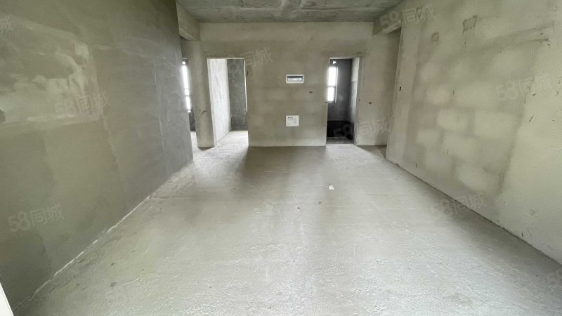 都市华府3室2厅2卫128㎡南北65万