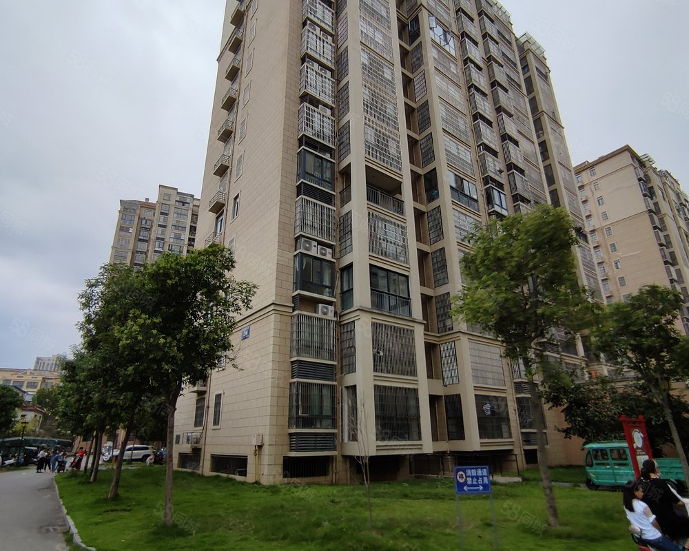 安居苑西区界首