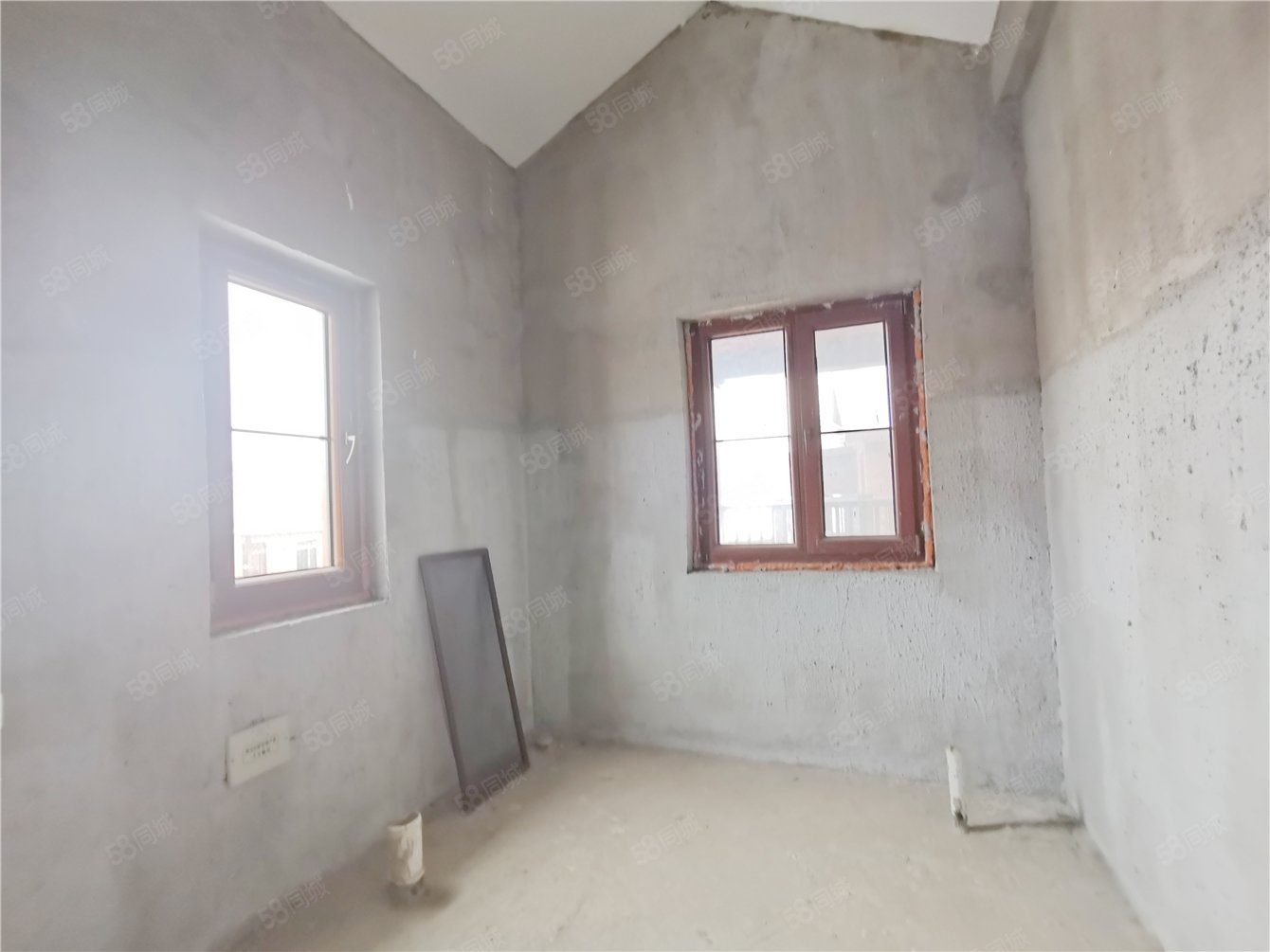 天恒半山世家7室3廳4衛(wèi)414.72㎡南北1550萬