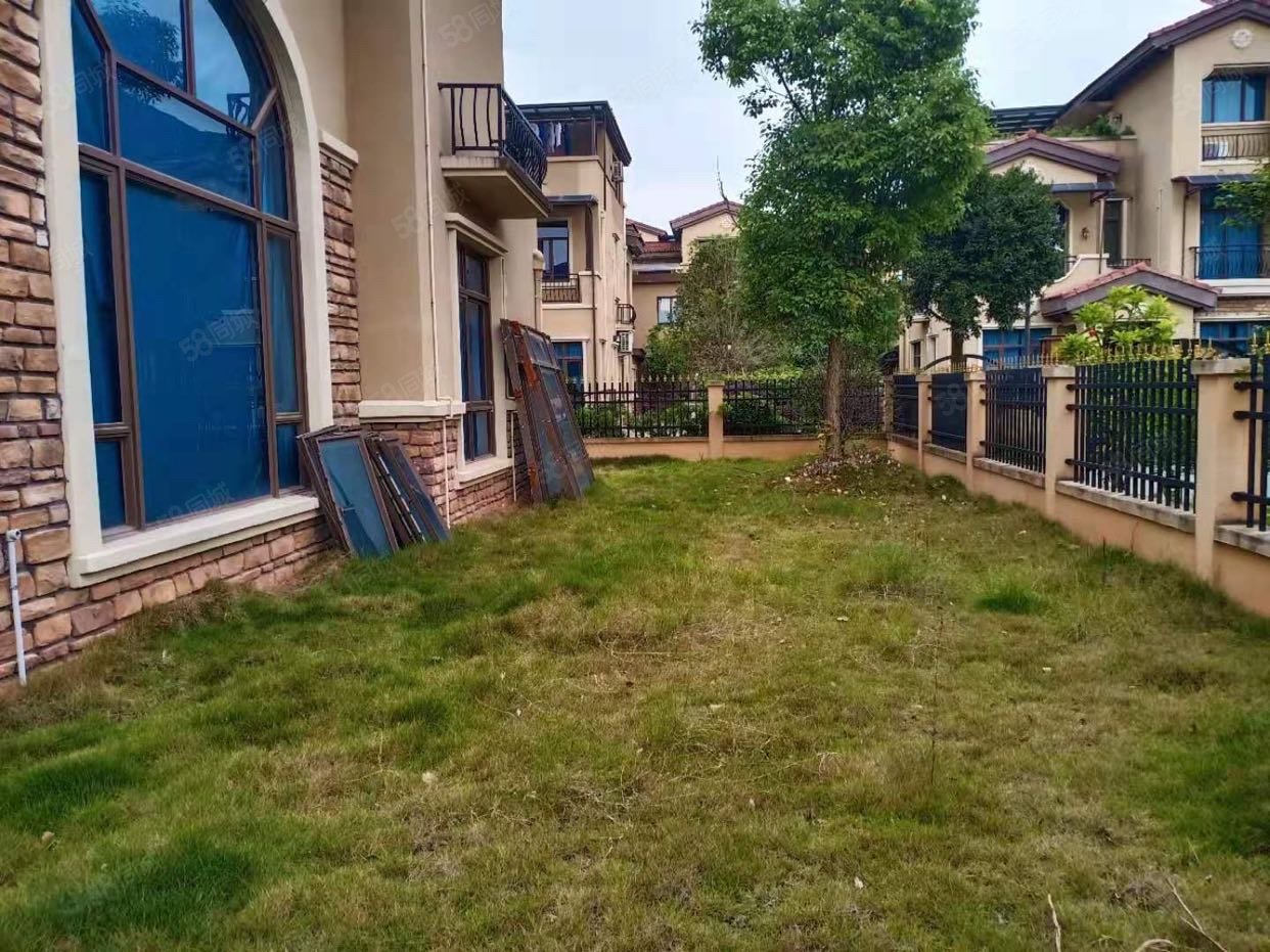 武夷山碧桂园6室1厅3卫360㎡北320万