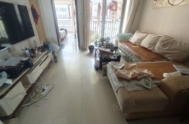 出行方便 南北通透 临近中医院 配套成熟 电梯洋房 站前街上