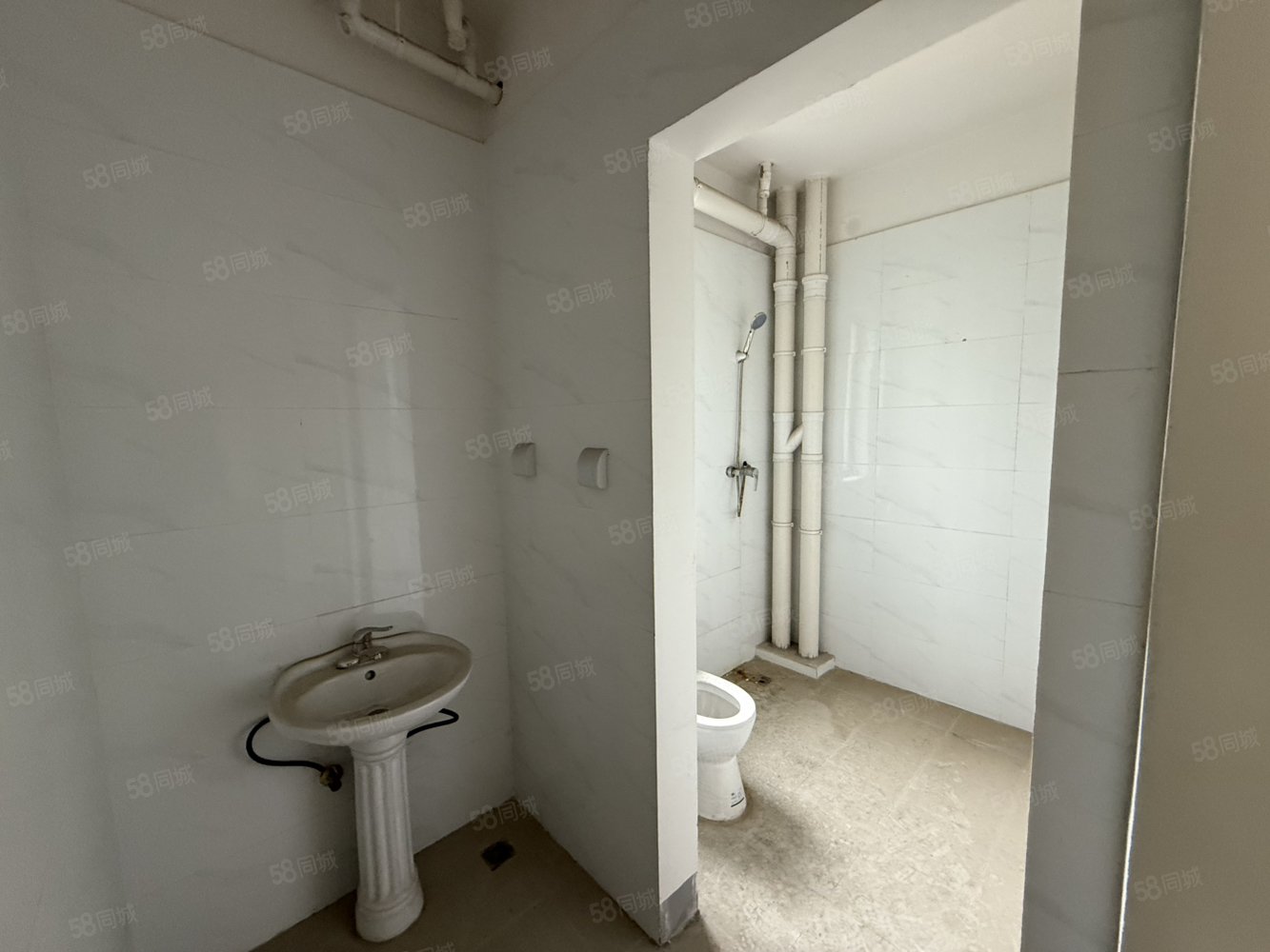 城投五里高小区4室2厅2卫120㎡南北38万