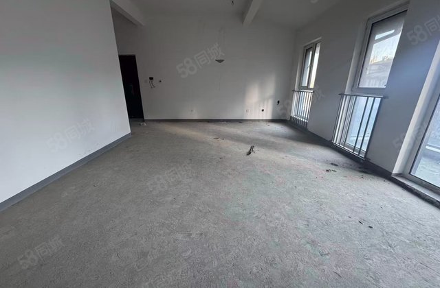 鸿坤凤凰城4室2厅200㎡116万二手房图片