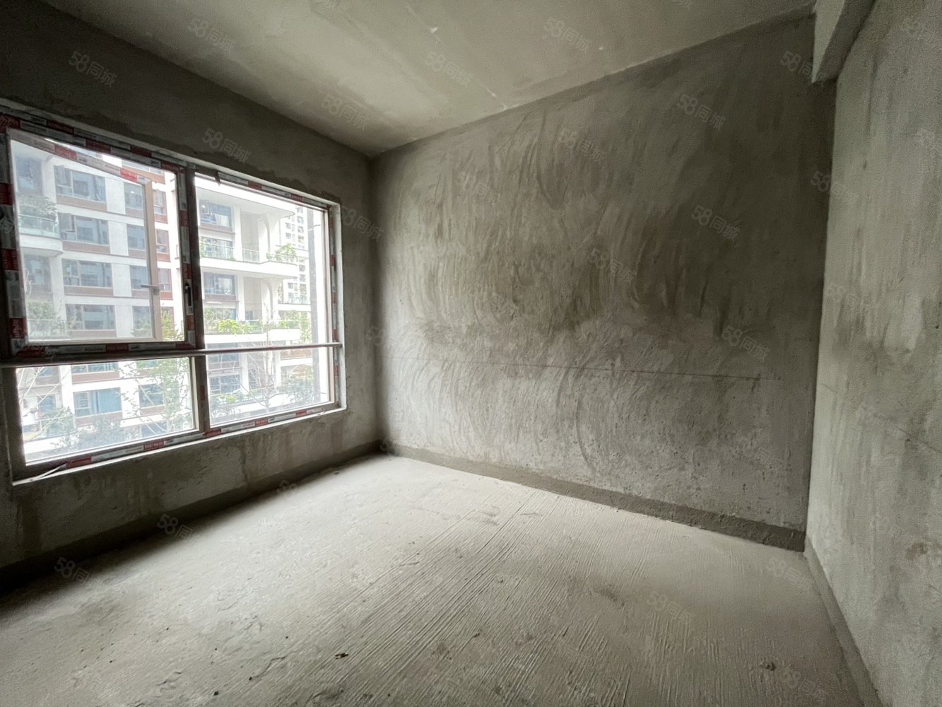 国瑞麓林府4室2厅3卫145㎡南北125万