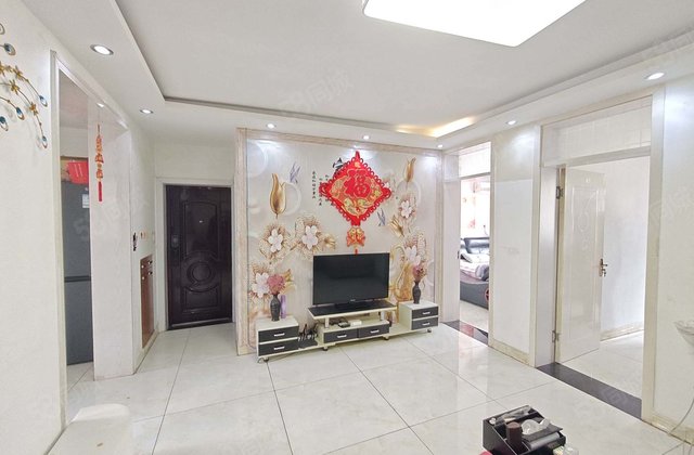 急售 香江区妇幼湖北小区地暖三室绿城 城市之尊好楼层停车方便