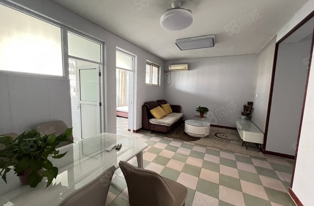 六中 河东 明星小区 中间楼层精装两室 好停车 可按揭