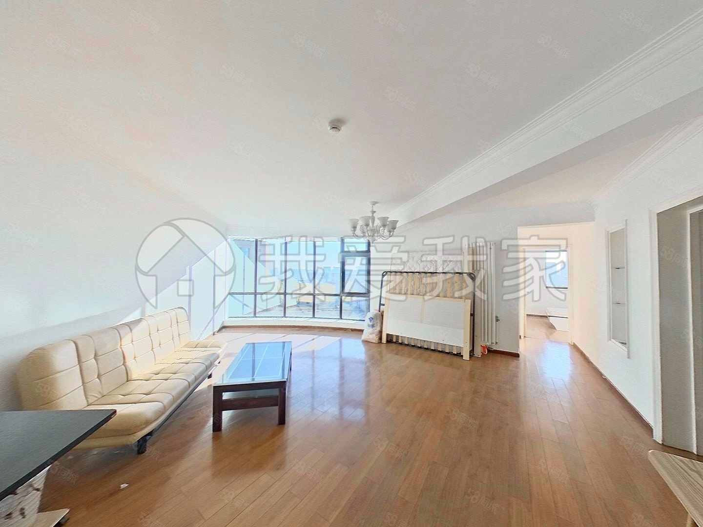 羅馬花園2室1廳2衛(wèi)138.59㎡西南740萬