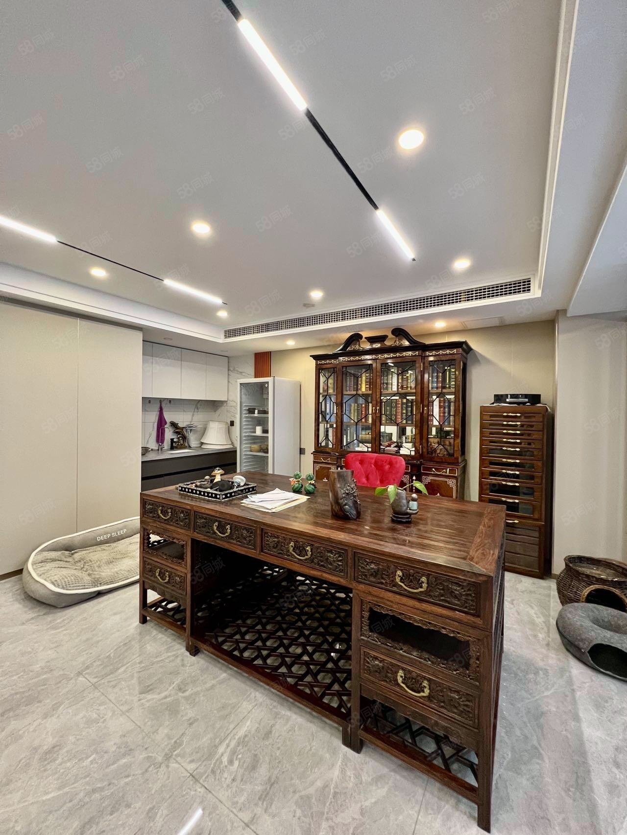 澳景園5室3廳5衛(wèi)486㎡南北2800萬