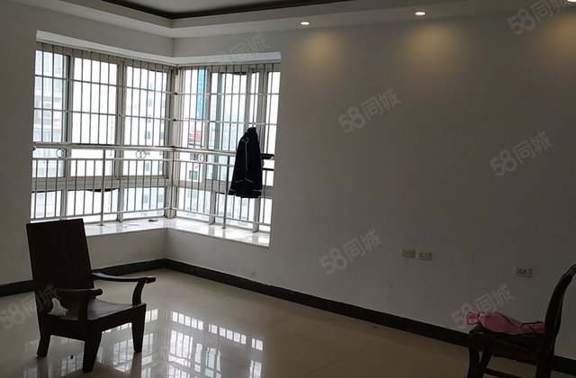 凯旋公馆3室2厅121.57㎡56.8万二手房图片