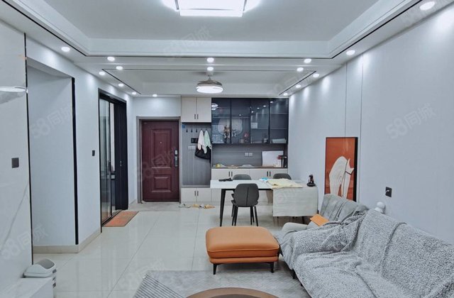 香江附近电梯好楼层！婚房未住正规三室送车位储藏室！小区环境好