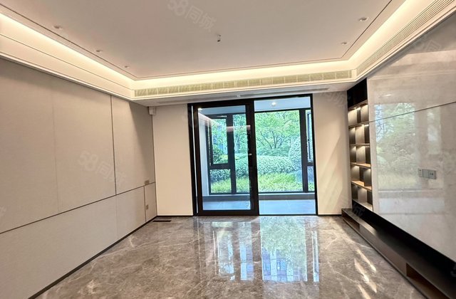 江万府5室2厅200㎡739万二手房图片