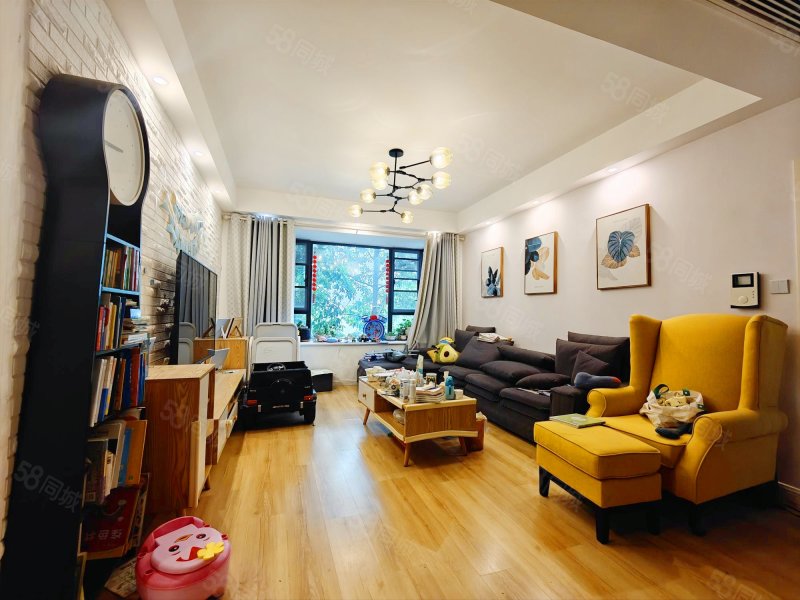 麓山印象 产权清晰 双卫格局 带电梯 临地铁 满五 精装修