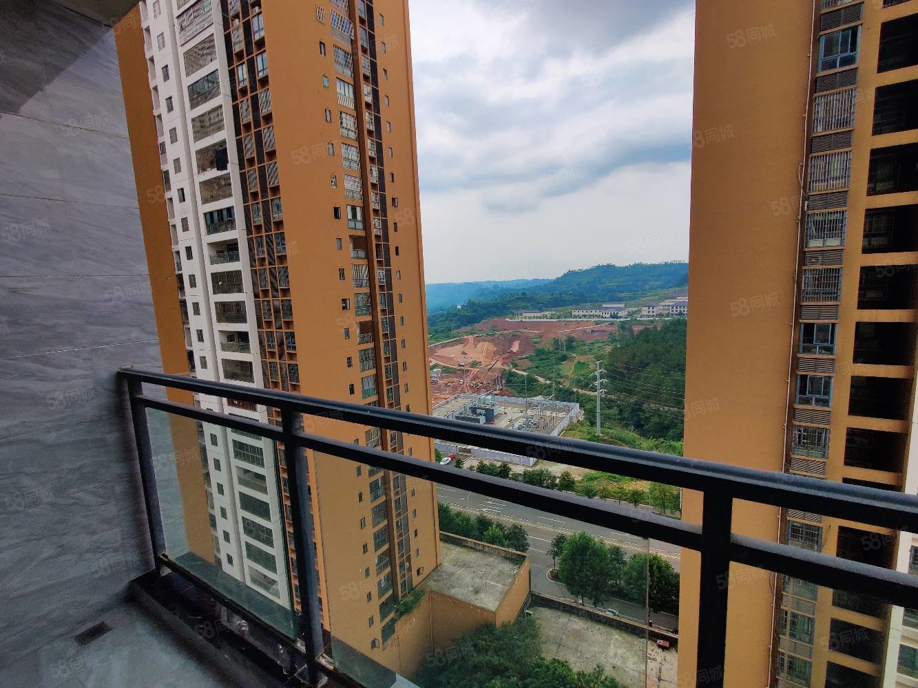 上品景苑3室2厅2卫93.5㎡北51.6万