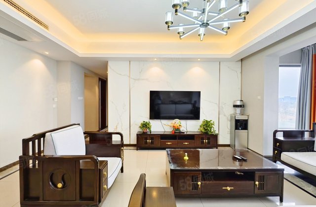 蓝光长岛国际二期5室2厅196.21㎡259万二手房图片