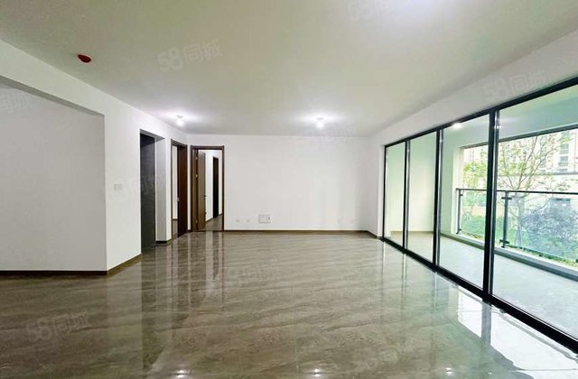 城市芳华全明户型带三个车位有储藏室