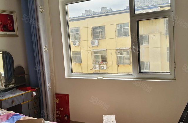 湖湖北小区朝南小三房  送地下室，送家具，电器等！房东直卖