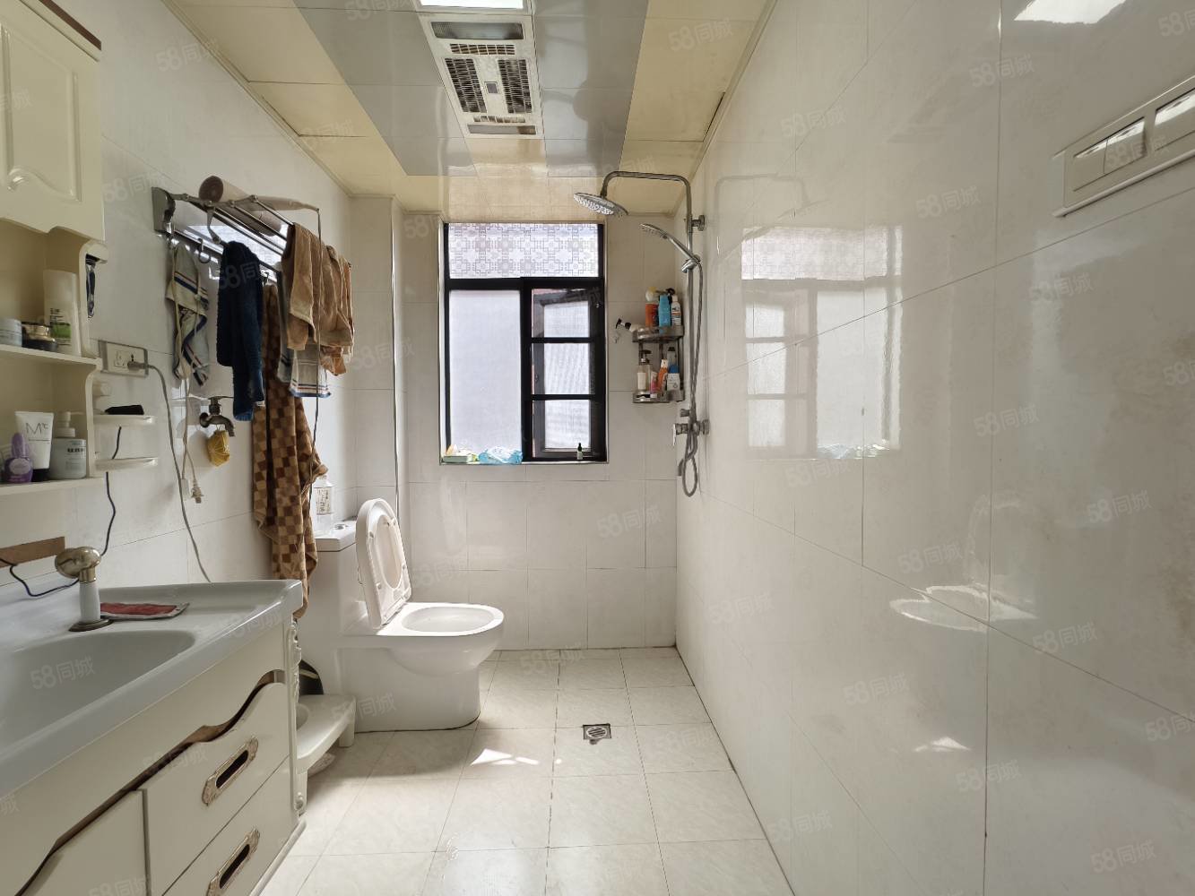 维多利亚3室2厅2卫135㎡南北92万