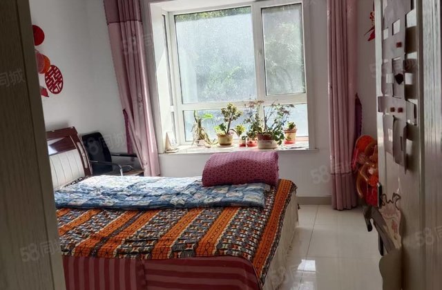 凤湖花园(东区)3室2厅135㎡69万二手房图片