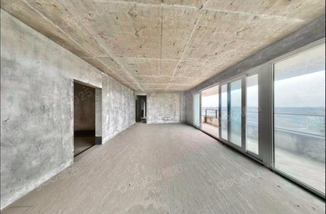 保利湖心岛玉湖苑4室2厅2卫138.23㎡东北148万