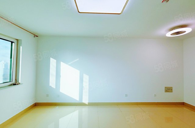 民生  ，颐中外国语。免大税，有车位储藏室。高楼层视野宽阔。