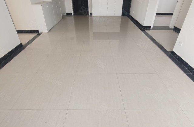 人民公园东临 大四室 精装未住 东边户 送车位储藏室 随时看