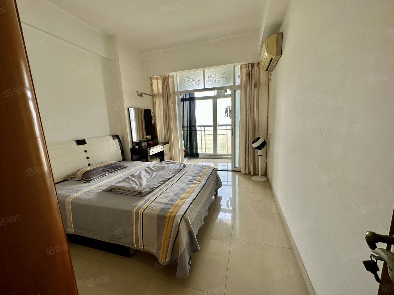 御景湾4室2厅2卫158.7㎡南北133万